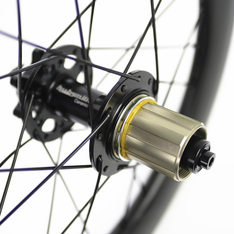 SMC 16inch 305 carbon wheelset