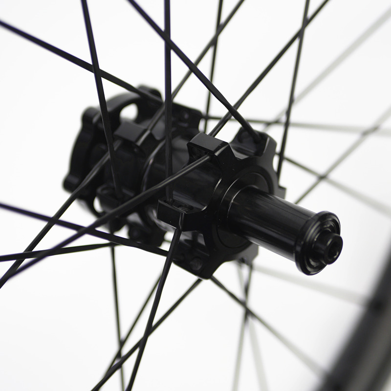Plume ultra light 18inch 355 carbon wheelset