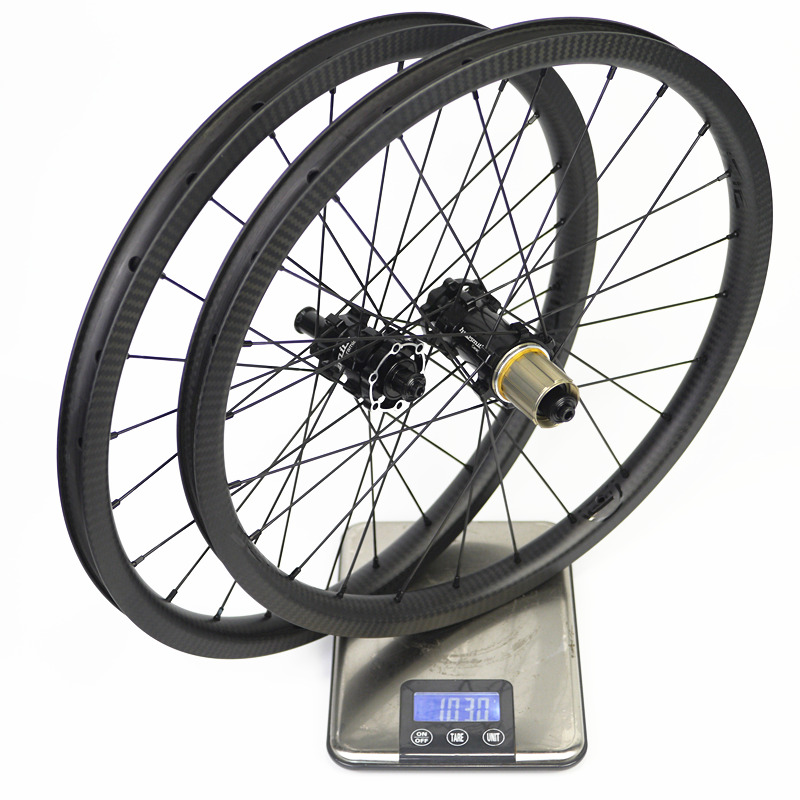 Plume Ultra light 20 inch 406 Carbon Wheels for Disc Brake Plume Ultra light 20 inch 406 Carbon Wheels for Disc Brake
